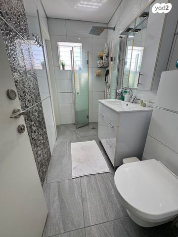 גג/ פנטהאוז, הרב קטרוני, מחנה יהודה, פתח תקווה