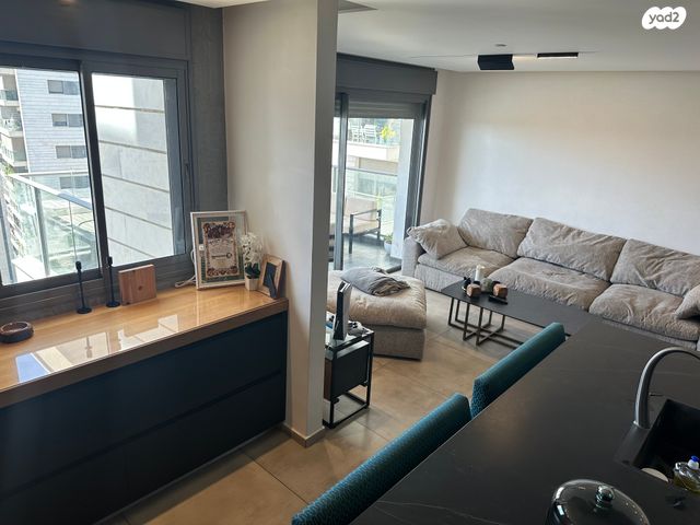 דירה, האירוס, ראשון לציון