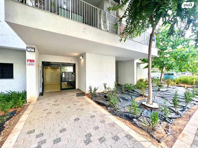 דירה, מעפילי אגוז 31, נווה חן, תל אביב יפו