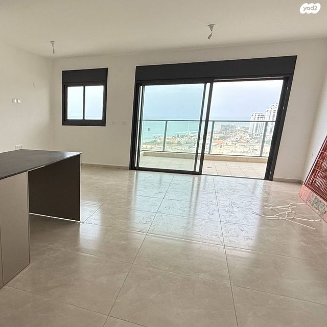 דירה, הרב הרצוג 6, צפון מערב מרכז העיר, נתניה