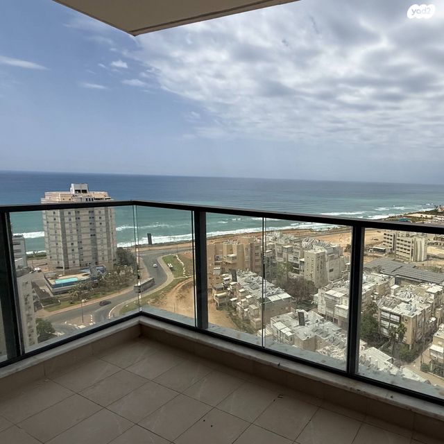 דירה, הרב הרצוג 6, צפון מערב מרכז העיר, נתניה