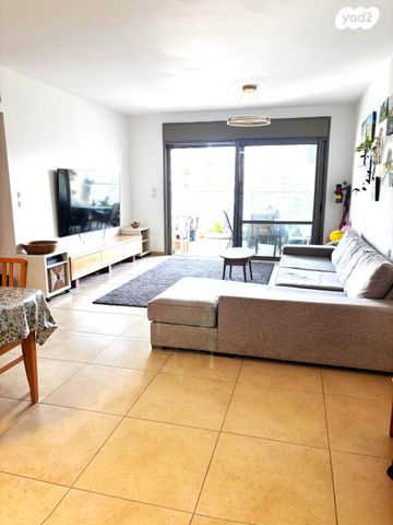 דירה, תל ימת כרכור, פרדס חנה כרכור