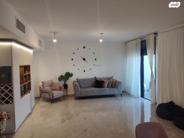 גג/ פנטהאוז, רבי ברכיה, נתיבות ישראל / רמת בית שמש ד-4, בית שמש