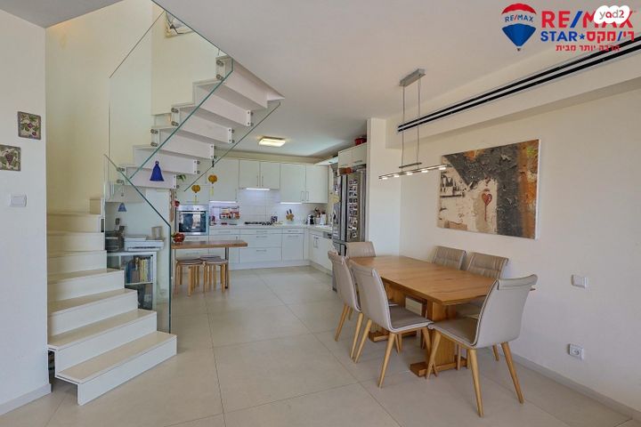 הרצליה הירוקה, נווה עובד