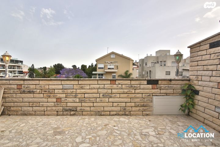 גג/ פנטהאוז, אלישבע קפלן, קרית חיים מזרחית, חיפה