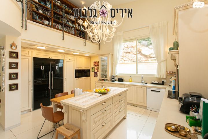 בית פרטי/ קוטג', קמיל הויסמנס, הוד הכרמל, דניה, חיפה