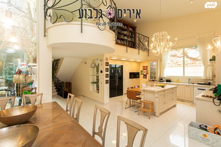 בית פרטי/ קוטג', קמיל הויסמנס, הוד הכרמל, דניה, חיפה