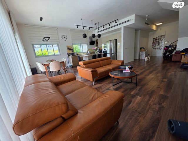 דופלקס, תל מונד