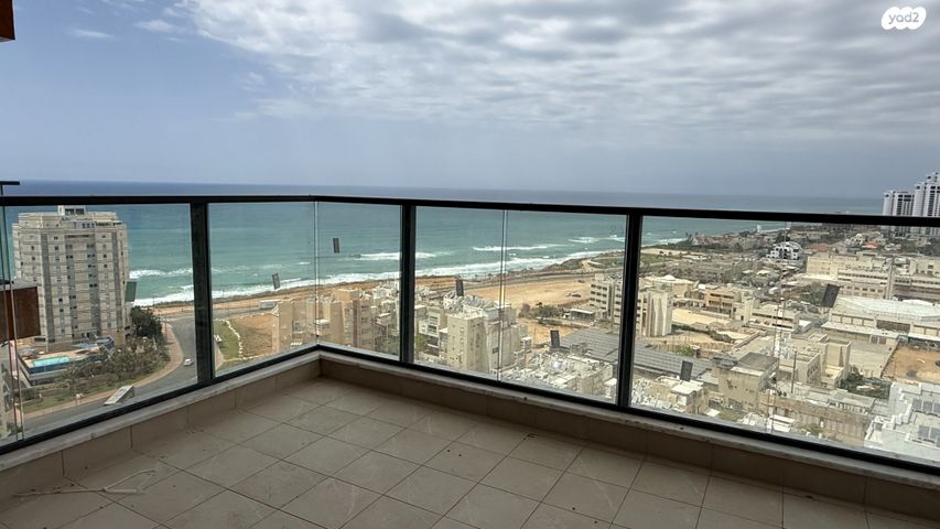 הרב הרצוג 12