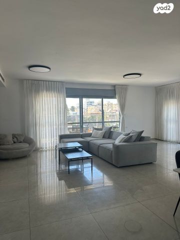 גג/ פנטהאוז, אבא הלל סילבר, נאות הרצל, נתניה