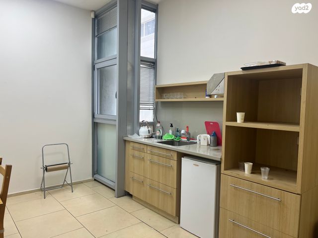 חנויות/ שטח מסחרי, הברזל, עתידים, אזור התעסוקה רמת החייל, תל אביב יפו