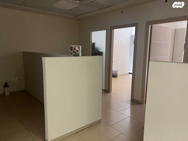 חנויות/ שטח מסחרי, הברזל, עתידים, אזור התעסוקה רמת החייל, תל אביב יפו