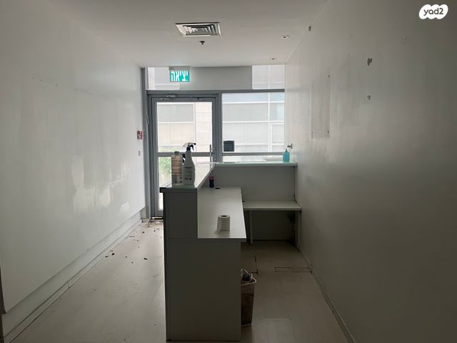 חנויות/ שטח מסחרי, הברזל, עתידים, אזור התעסוקה רמת החייל, תל אביב יפו