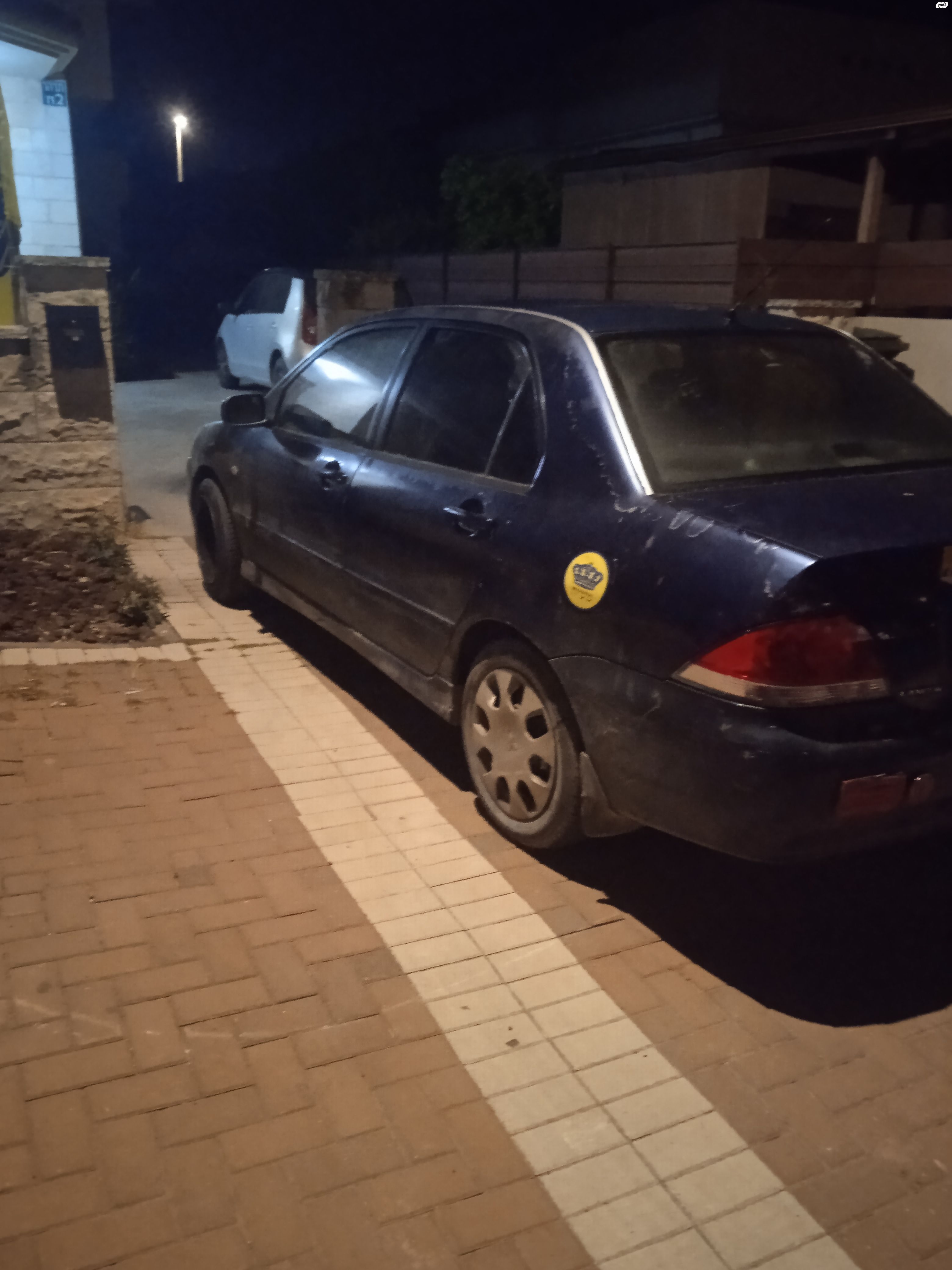מודעת רכב מיצובישי לנסר