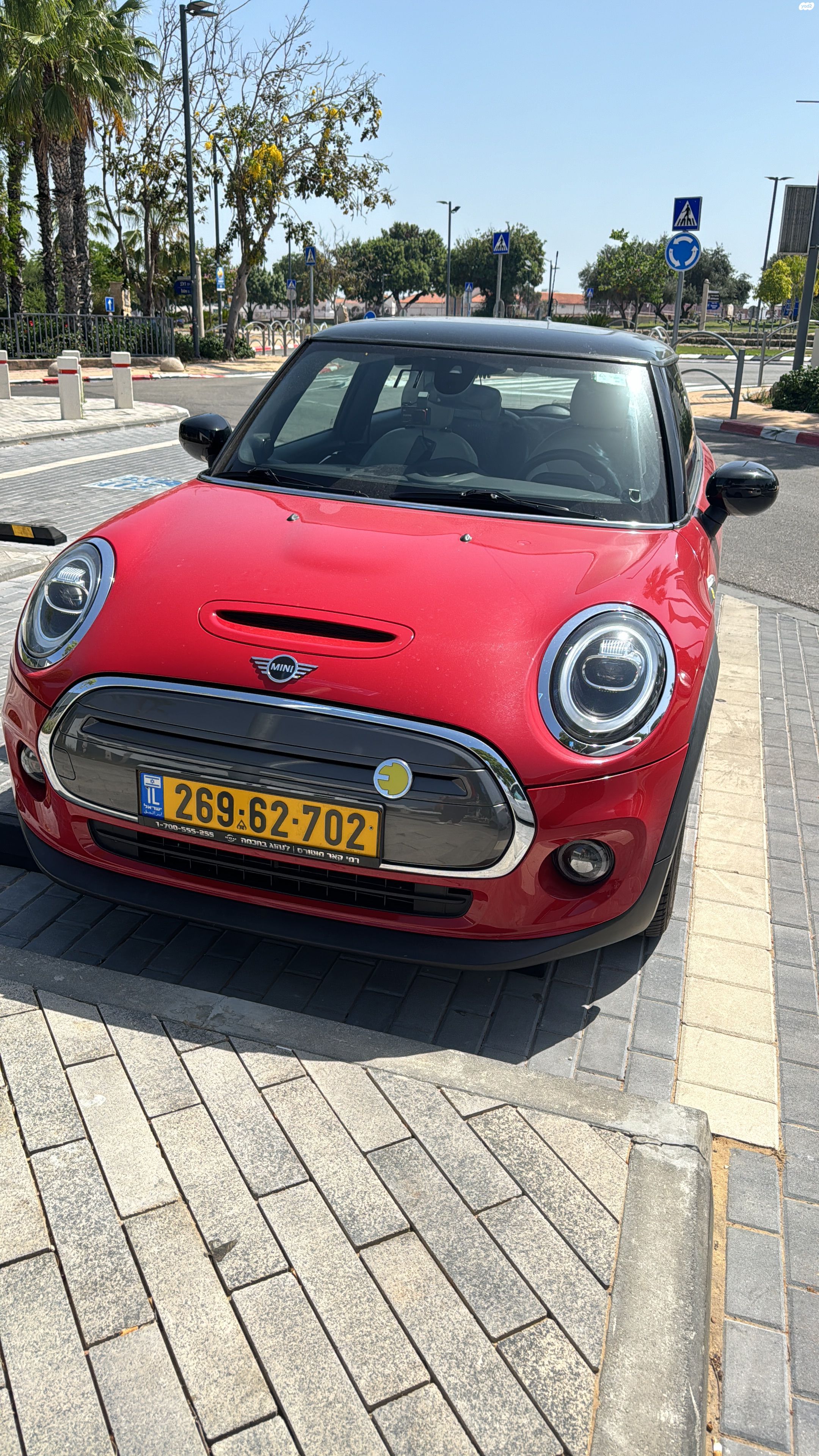 מודעת רכב מיני קופר SE (חשמלית)