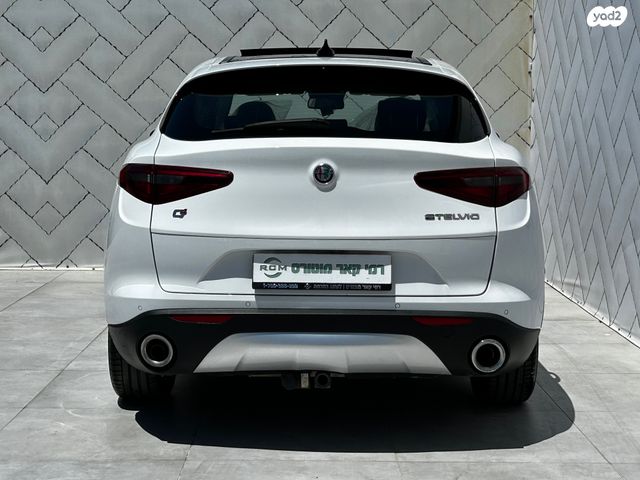 אלפא רומיאו סטלביו