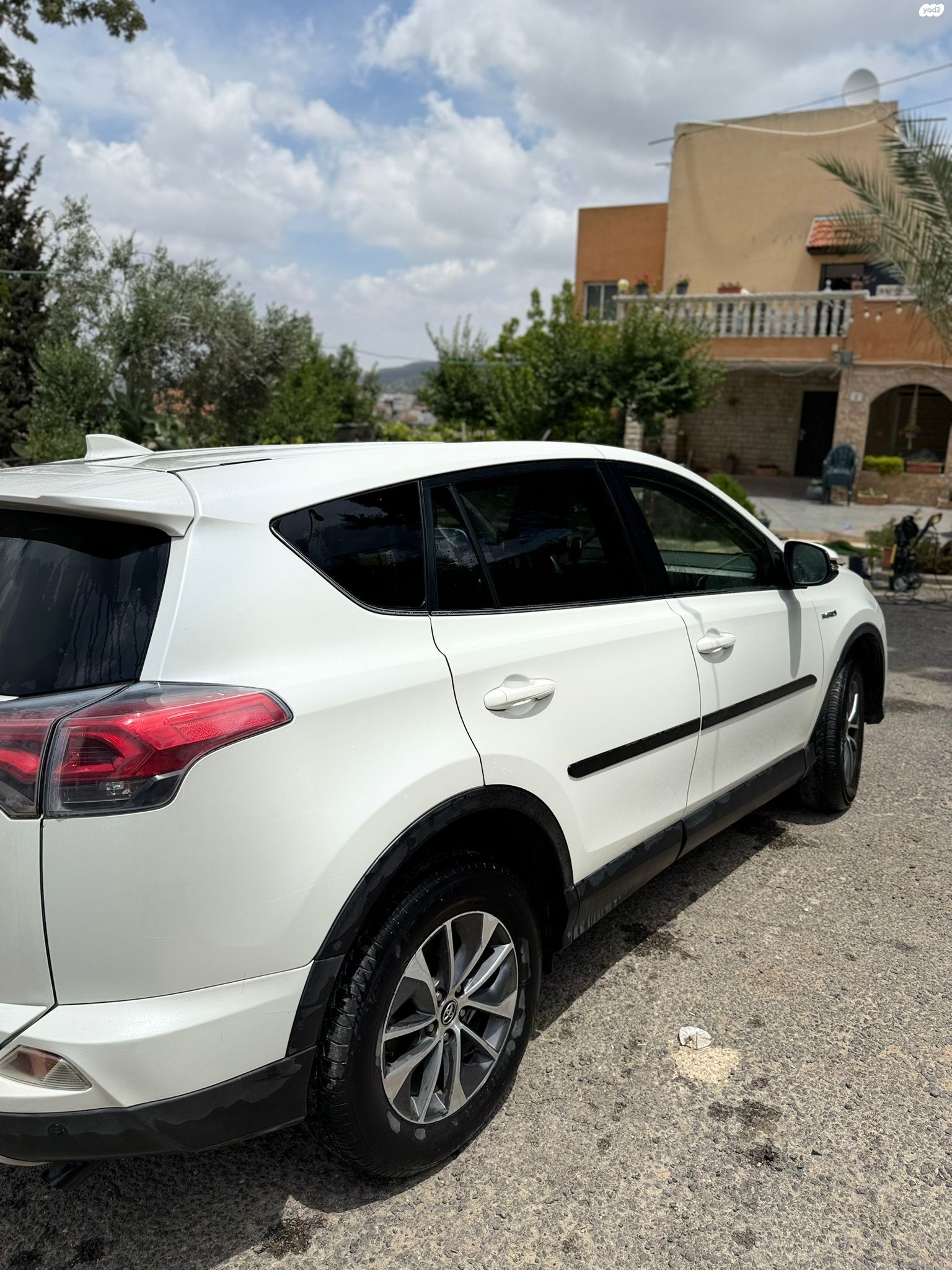 מודעת רכב טויוטה RAV4