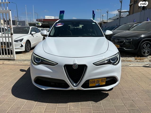 אלפא רומיאו סטלביו