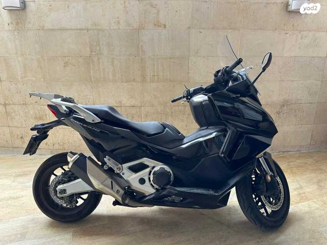מודעת רכב הונדה פורזה 750