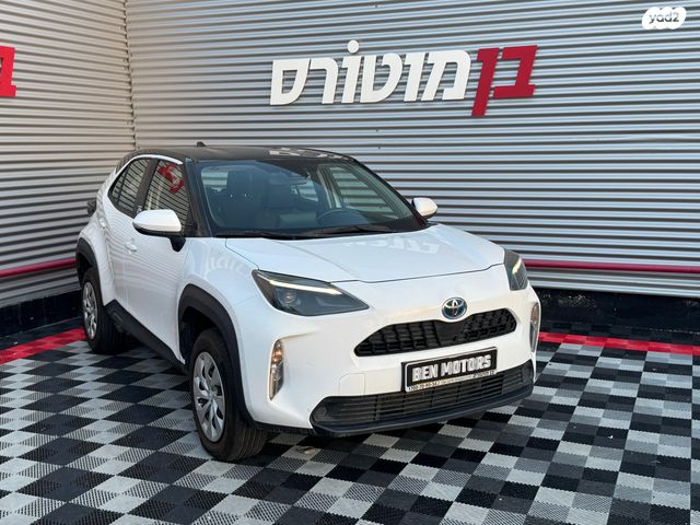מודעת רכב טויוטה יאריס קרוס