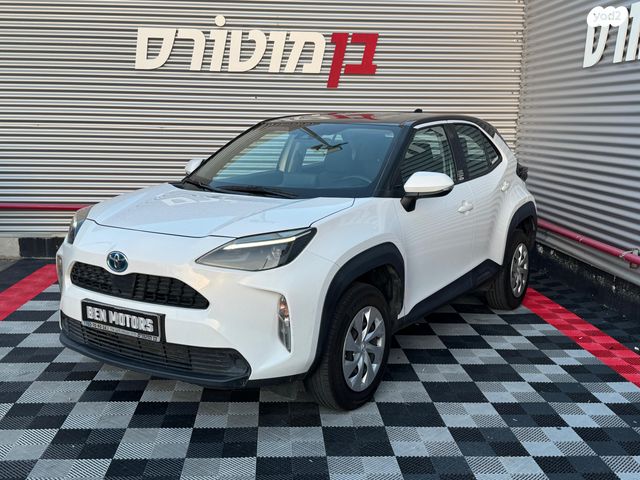 מודעת רכב טויוטה יאריס קרוס 1