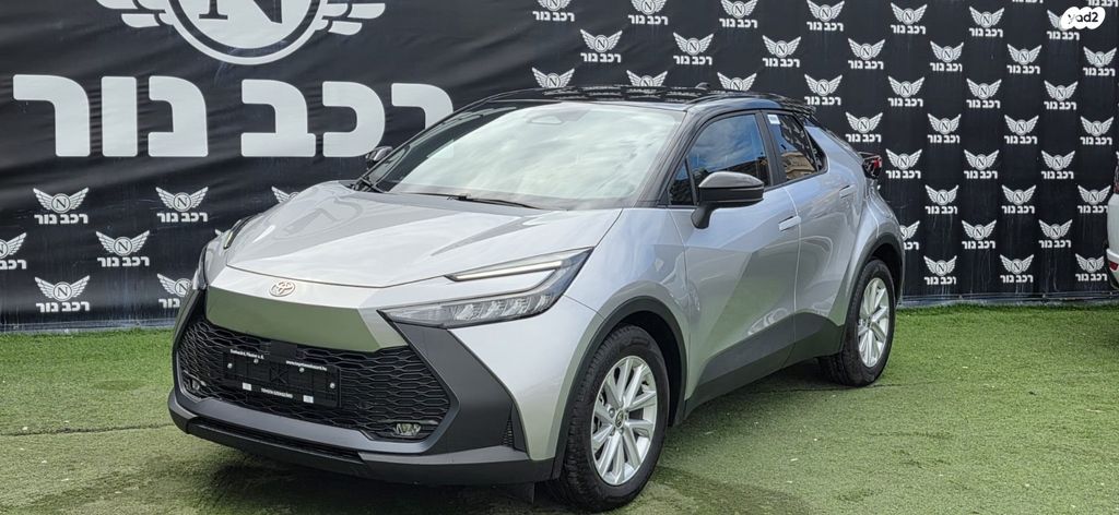 מודעת רכב טויוטה C-HR