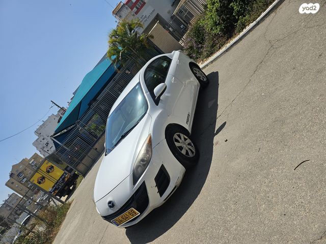 מודעת רכב מאזדה 3