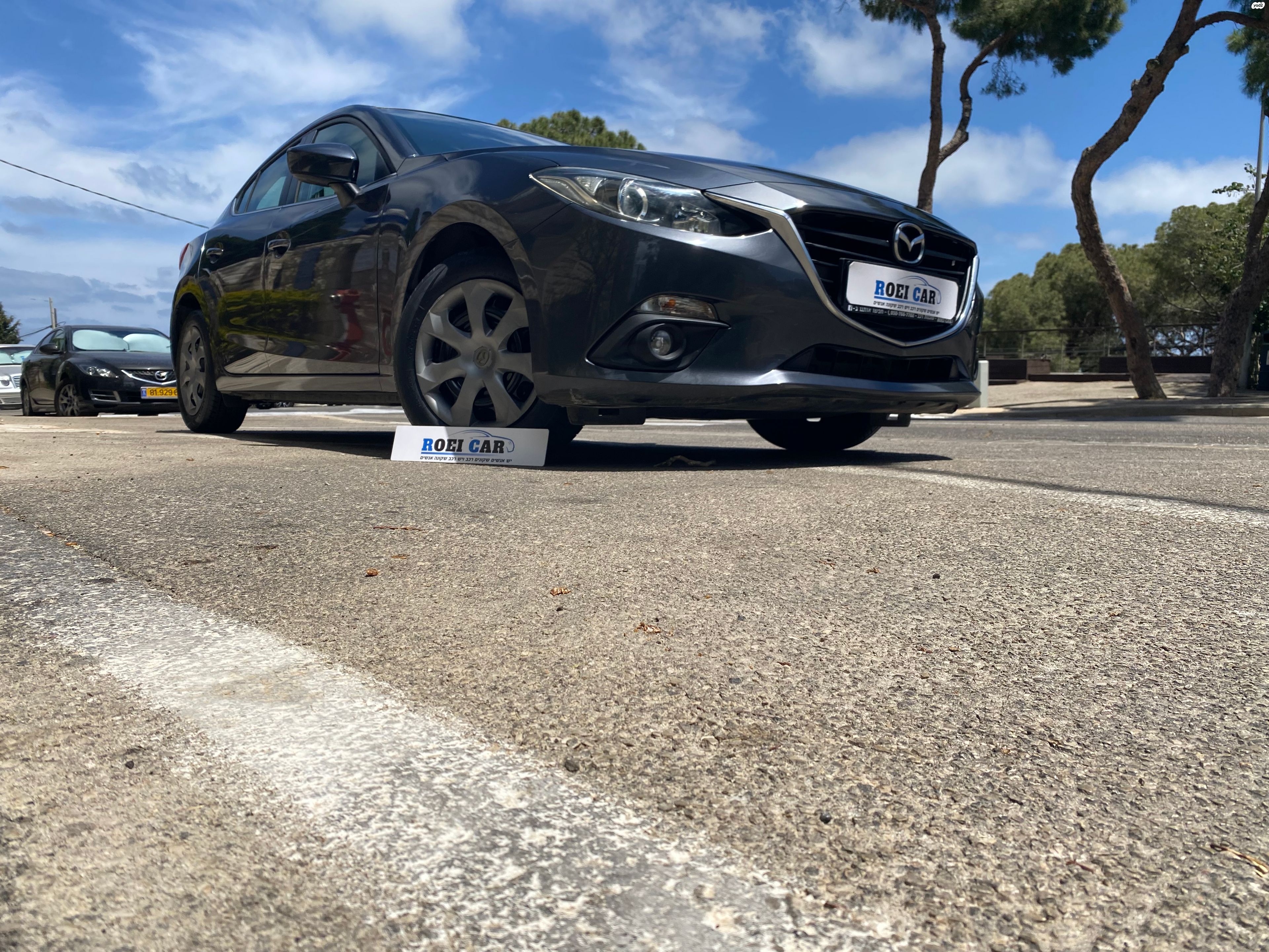 מודעת רכב מאזדה 3