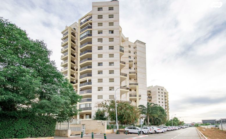 דירה, שמעון ויזנטל, משכנות גנים, פתח תקווה