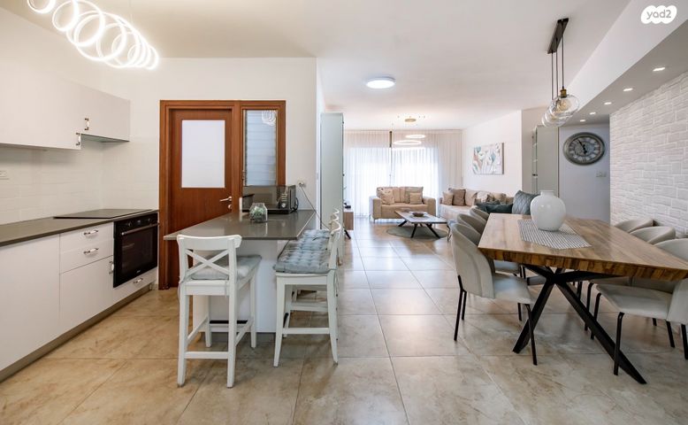 דירה, שמעון ויזנטל, משכנות גנים, פתח תקווה