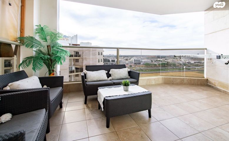 דירה, שמעון ויזנטל, משכנות גנים, פתח תקווה