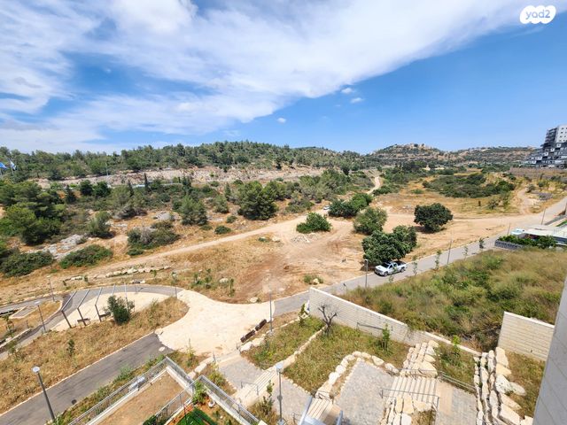 דירה, אבני חן, חריש