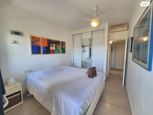 דירה, הרצליה