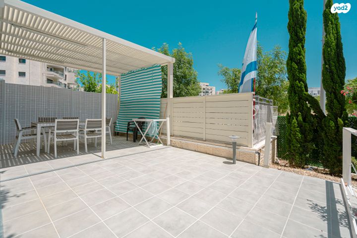 דירת גן, טורקיז 39, חריש