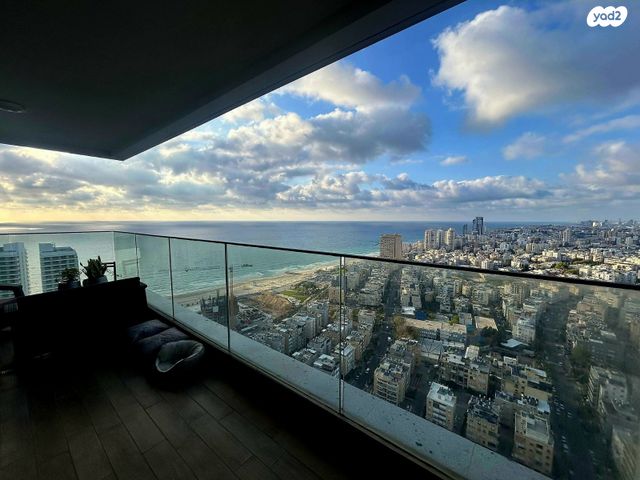 דירה, יצחק שדה, בת ים