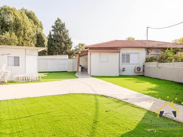 בית פרטי/ קוטג', יוסף ויתקין, נאות גנים, נתניה