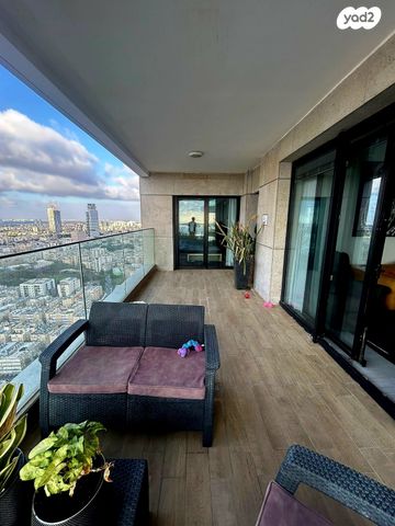 דירה, יצחק שדה, בת ים