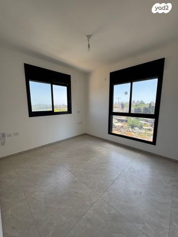 דירה, ד"ר יוסף בורג, כוכב הצפון, נתניה