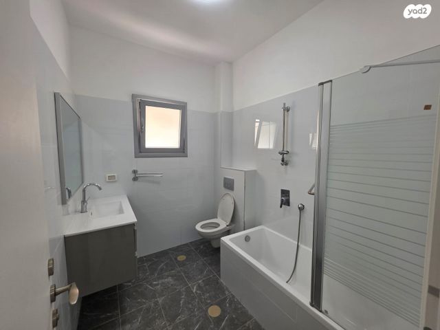 דירה, הרברט סמואל 50, מרכז העיר, חדרה