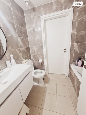 דירת גן, דרך האילנות, גדרה