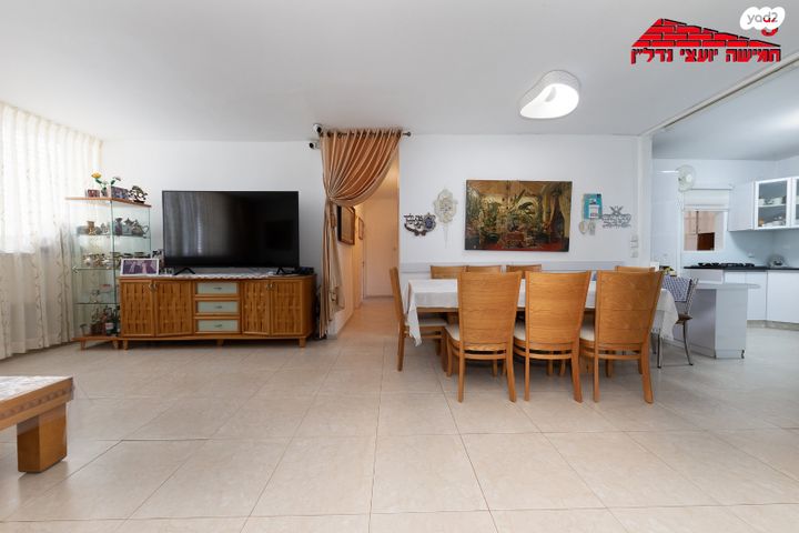 דירה, רוטשילד, רמב"ם, ראשון לציון