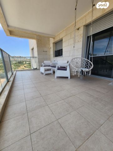 דירה, אבני חן, חריש