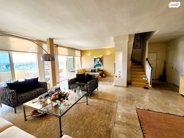 גג/ פנטהאוז, בני אפרים 244, נאות אפקה ב', תל אביב יפו