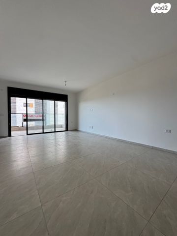 דירה, ד"ר יוסף בורג, כוכב הצפון, נתניה