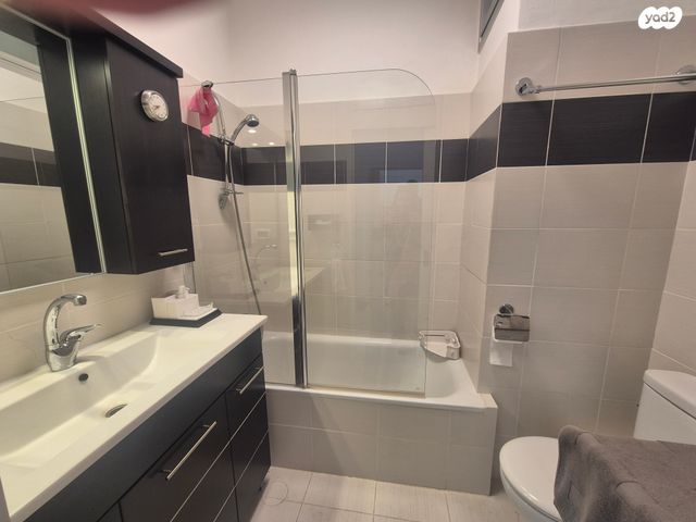 דירה, הרצליה