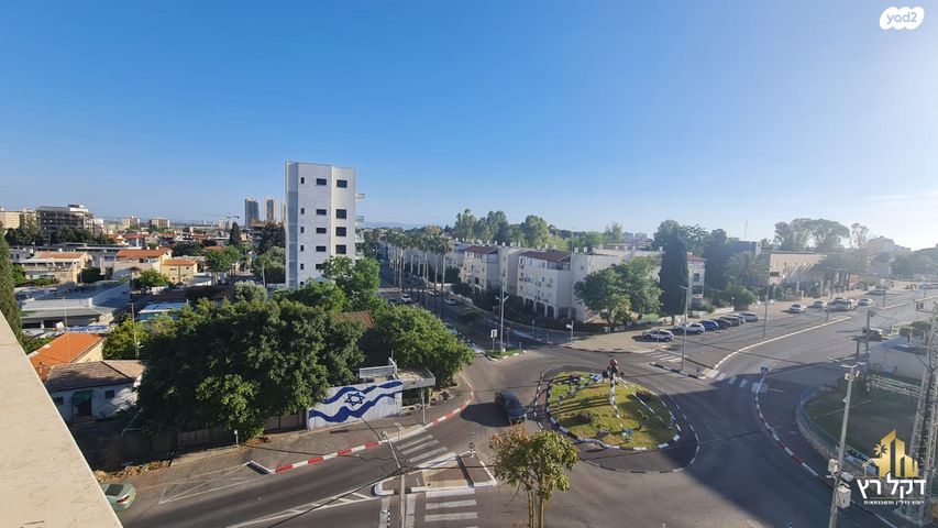 דירה, אברהם בן שושן, עכו