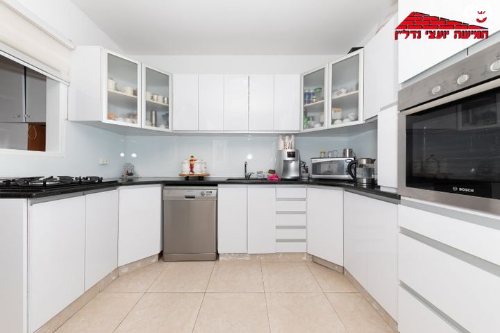 דירה, רוטשילד, רמב"ם, ראשון לציון