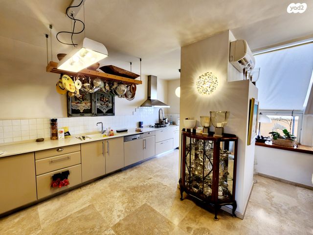 גג/ פנטהאוז, בני אפרים 244, נאות אפקה ב', תל אביב יפו