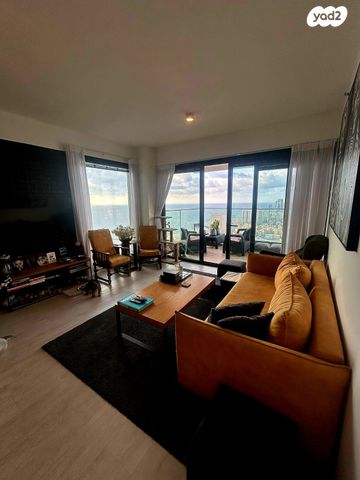 דירה, יצחק שדה, בת ים