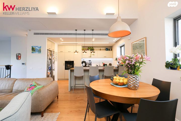 דופלקס, כפר סבא